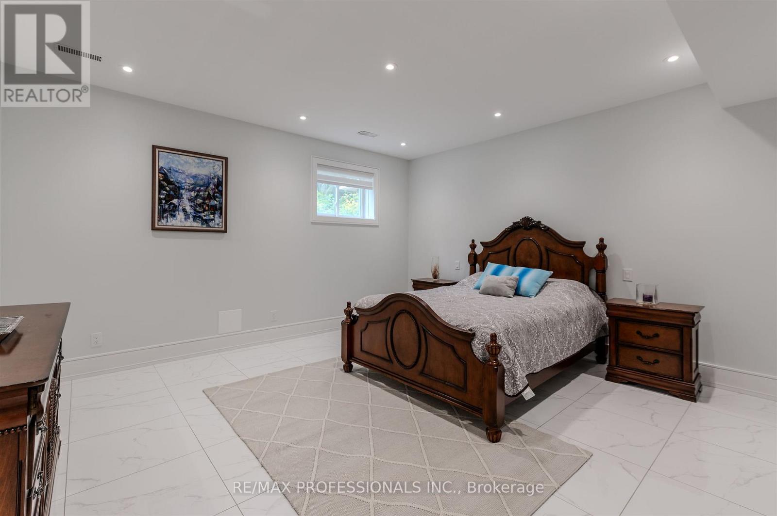 4 Dunrobin Drive, Toronto, Ontario  M9B 2S9 - Photo 34 - W12690530