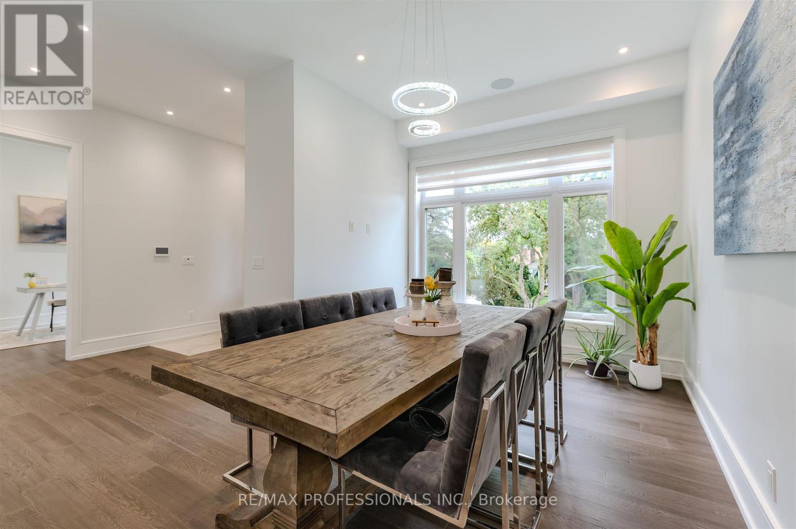 4 Dunrobin Drive, Toronto, Ontario  M9B 2S9 - Photo 6 - W12690530