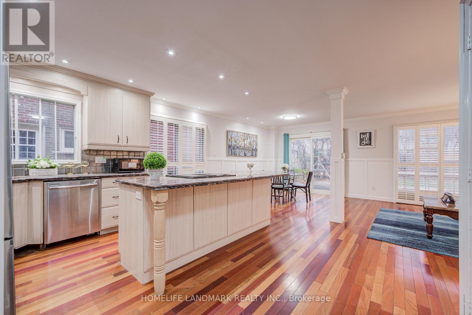 377 Parkridge Crescent, Oakville, Ontario  L6M 1A8 - Photo 10 - W12690580