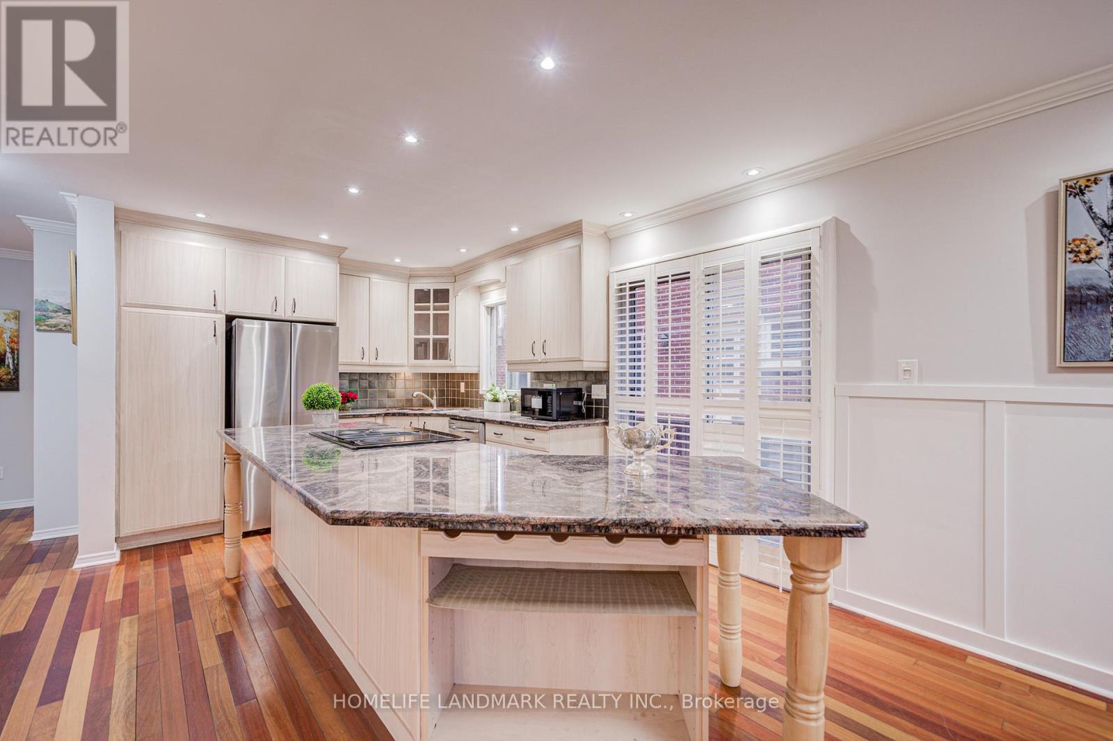 377 Parkridge Crescent, Oakville, Ontario  L6M 1A8 - Photo 13 - W12690580