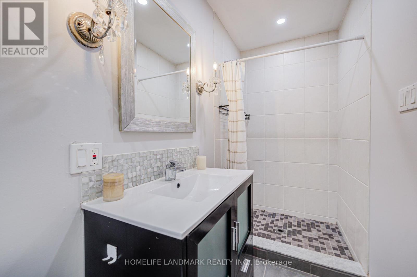 377 Parkridge Crescent, Oakville, Ontario  L6M 1A8 - Photo 27 - W12690580