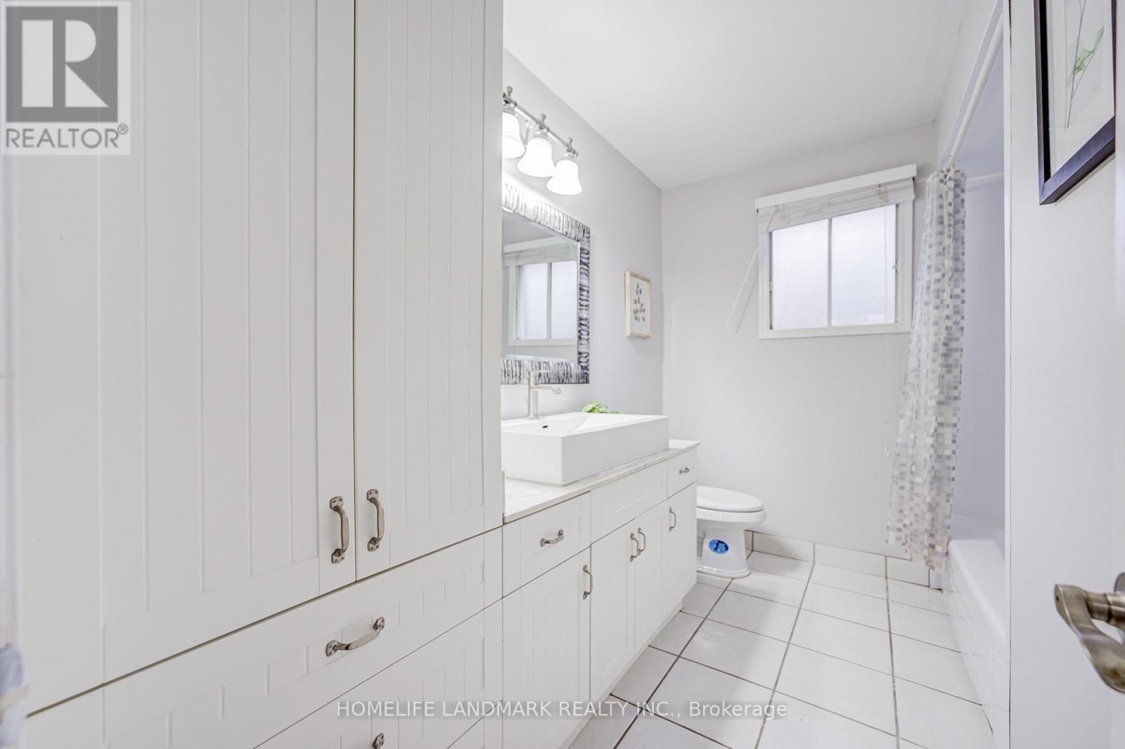 377 Parkridge Crescent, Oakville, Ontario  L6M 1A8 - Photo 28 - W12690580