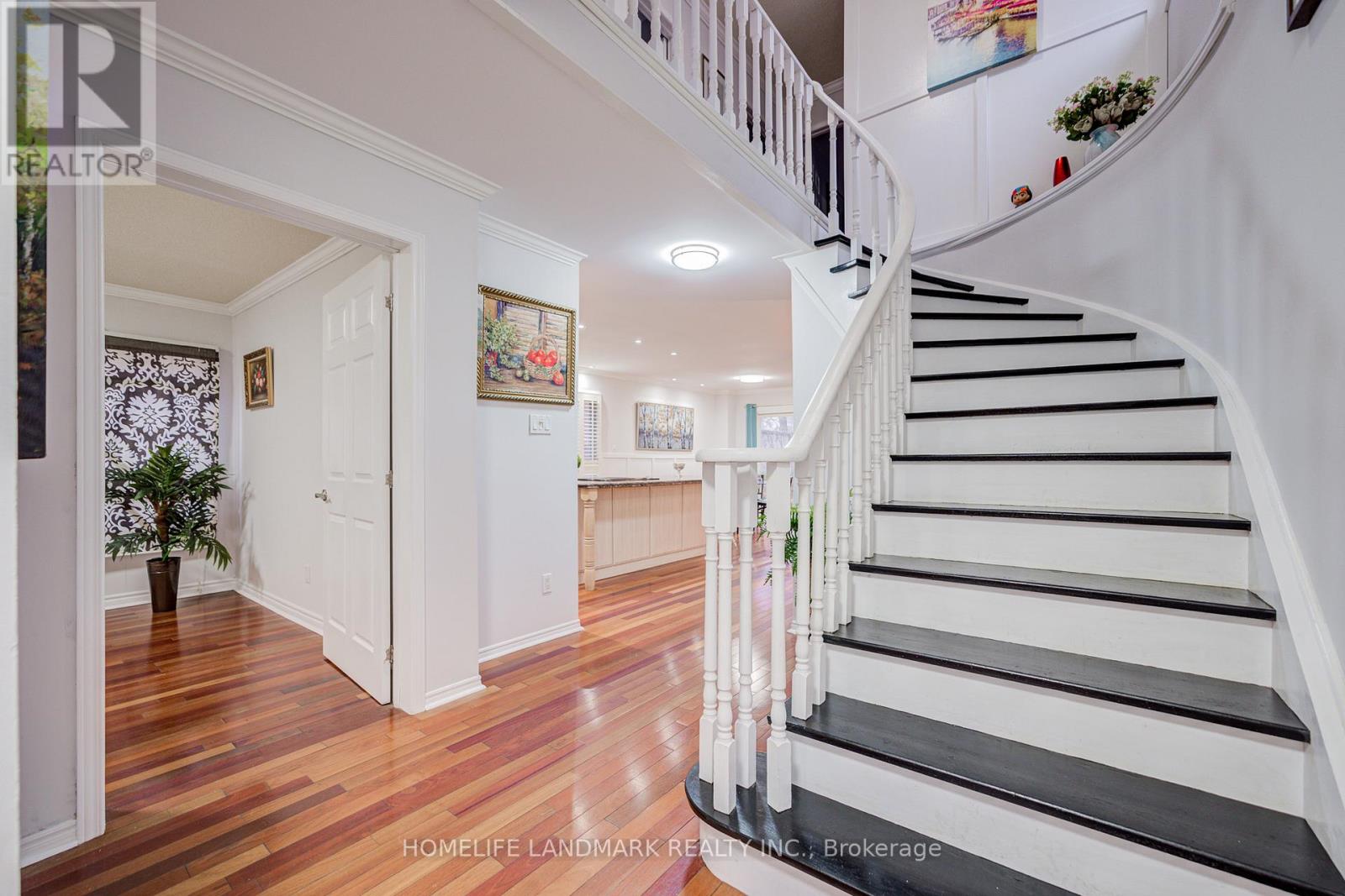 377 Parkridge Crescent, Oakville, Ontario  L6M 1A8 - Photo 7 - W12690580