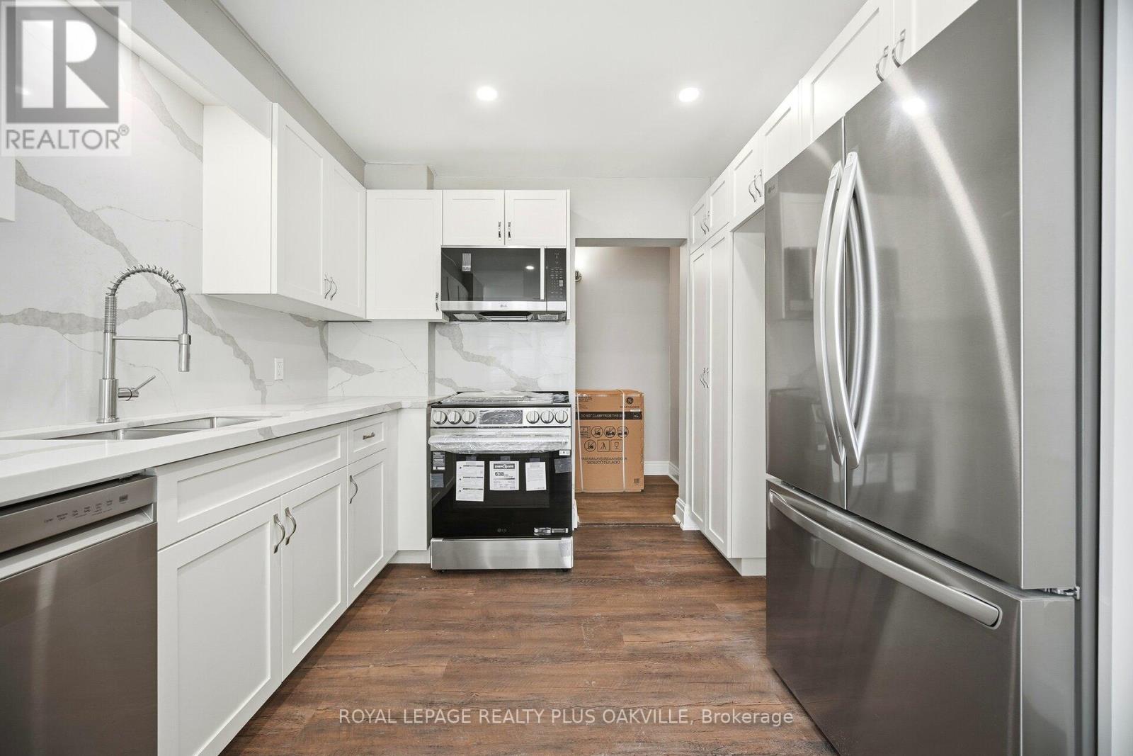 3 - 312 Reynolds Street, Oakville, Ontario  L6J 3L8 - Photo 16 - W12690626