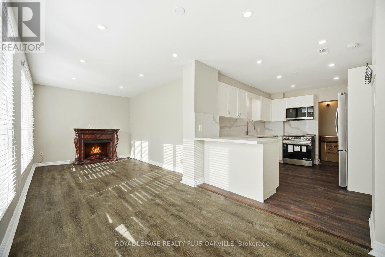 3 - 312 Reynolds Street, Oakville, Ontario  L6J 3L8 - Photo 19 - W12690626