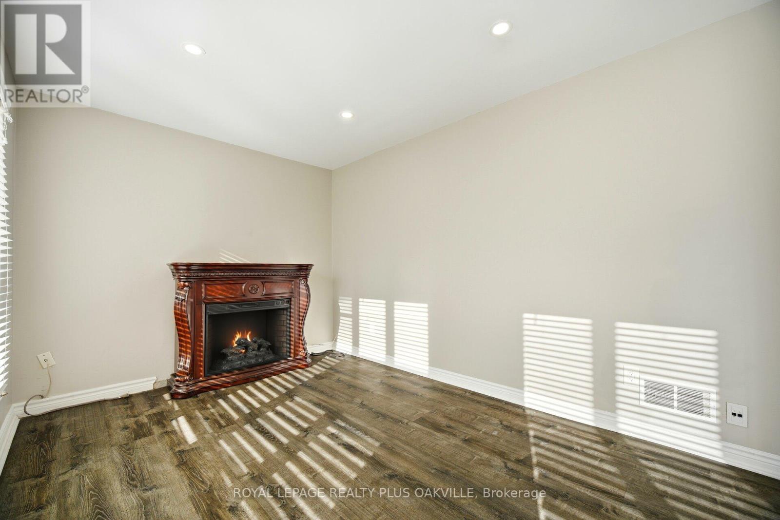 3 - 312 Reynolds Street, Oakville, Ontario  L6J 3L8 - Photo 22 - W12690626