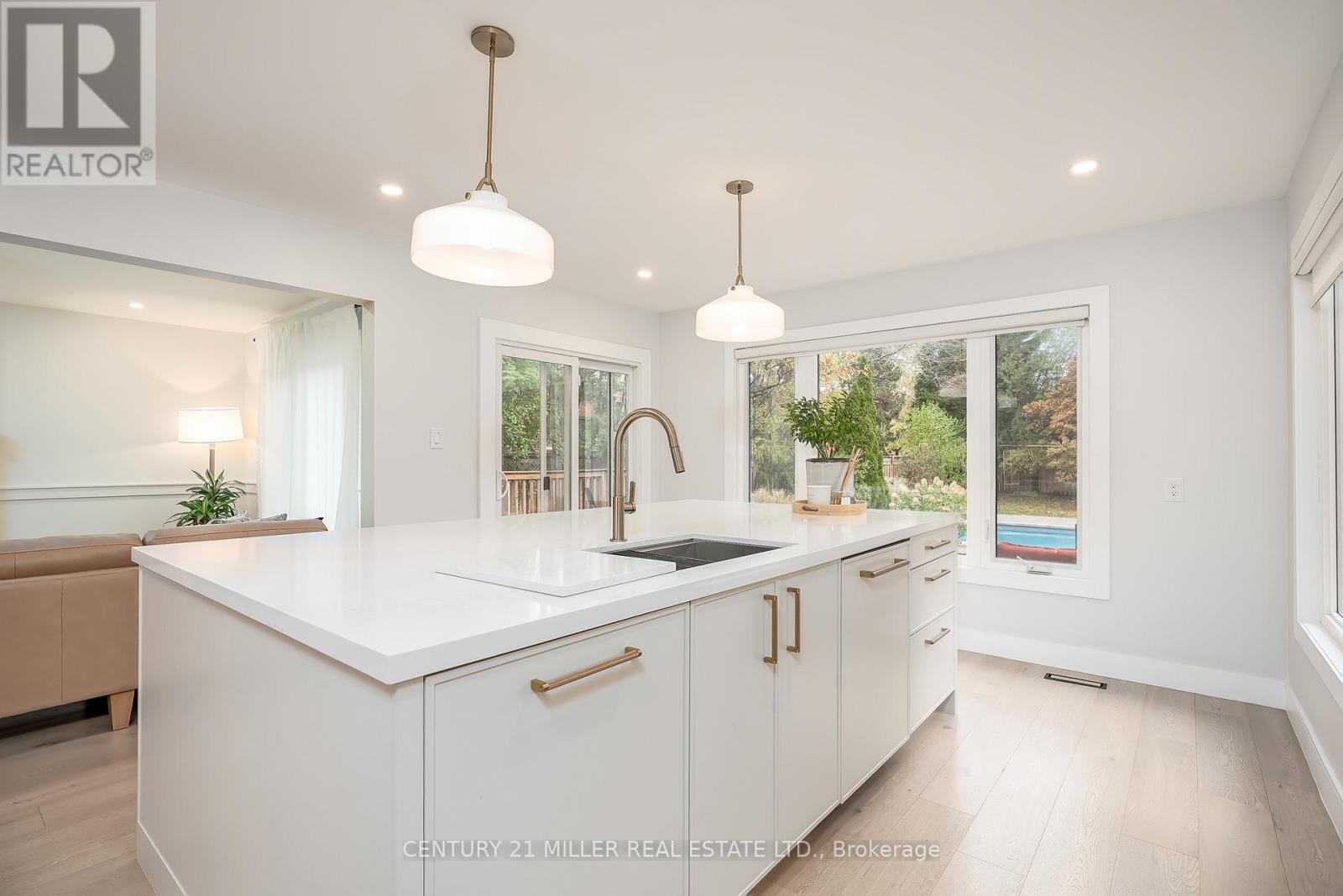 1267 Windrush Drive, Oakville, Ontario  L6M 1V2 - Photo 11 - W12690668