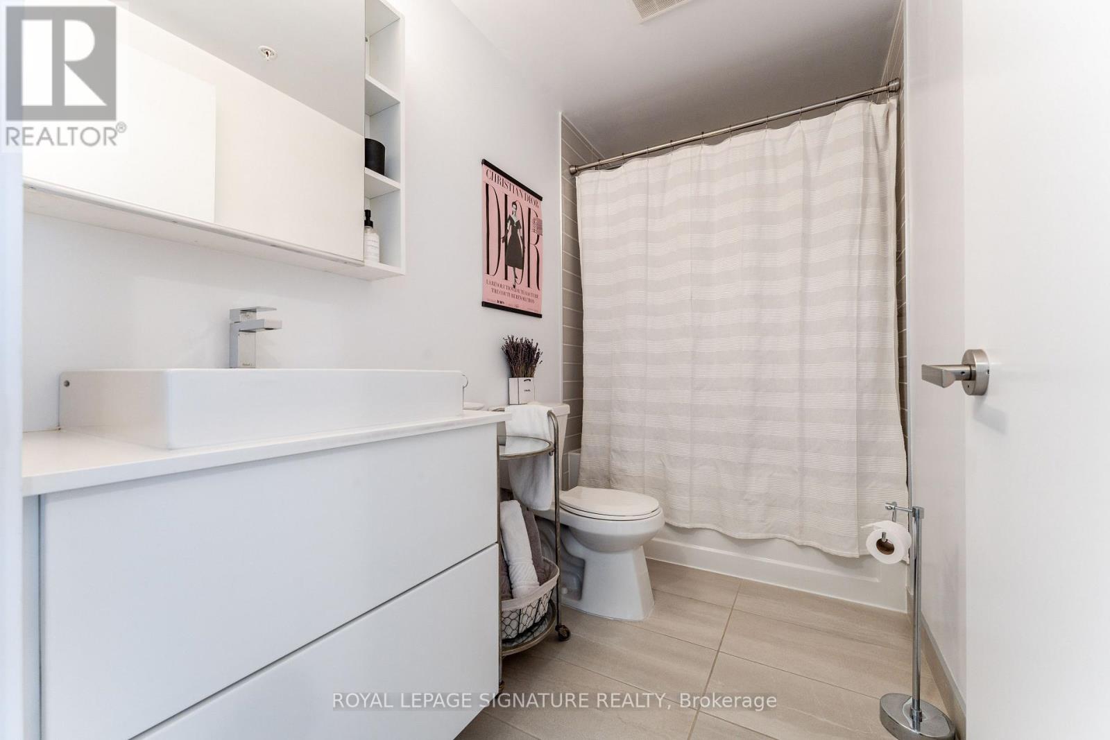 219 - 38 Howard Park Avenue, Toronto, Ontario  M6R 0A7 - Photo 10 - W12690696