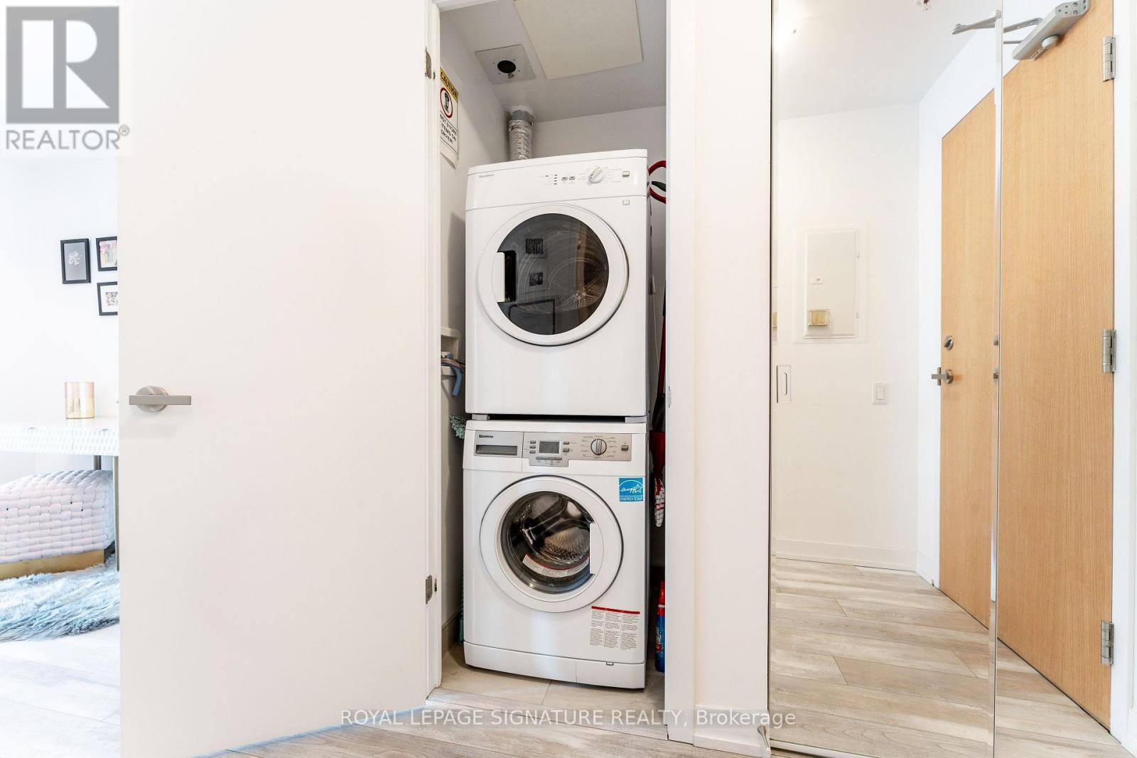 219 - 38 Howard Park Avenue, Toronto, Ontario  M6R 0A7 - Photo 12 - W12690696