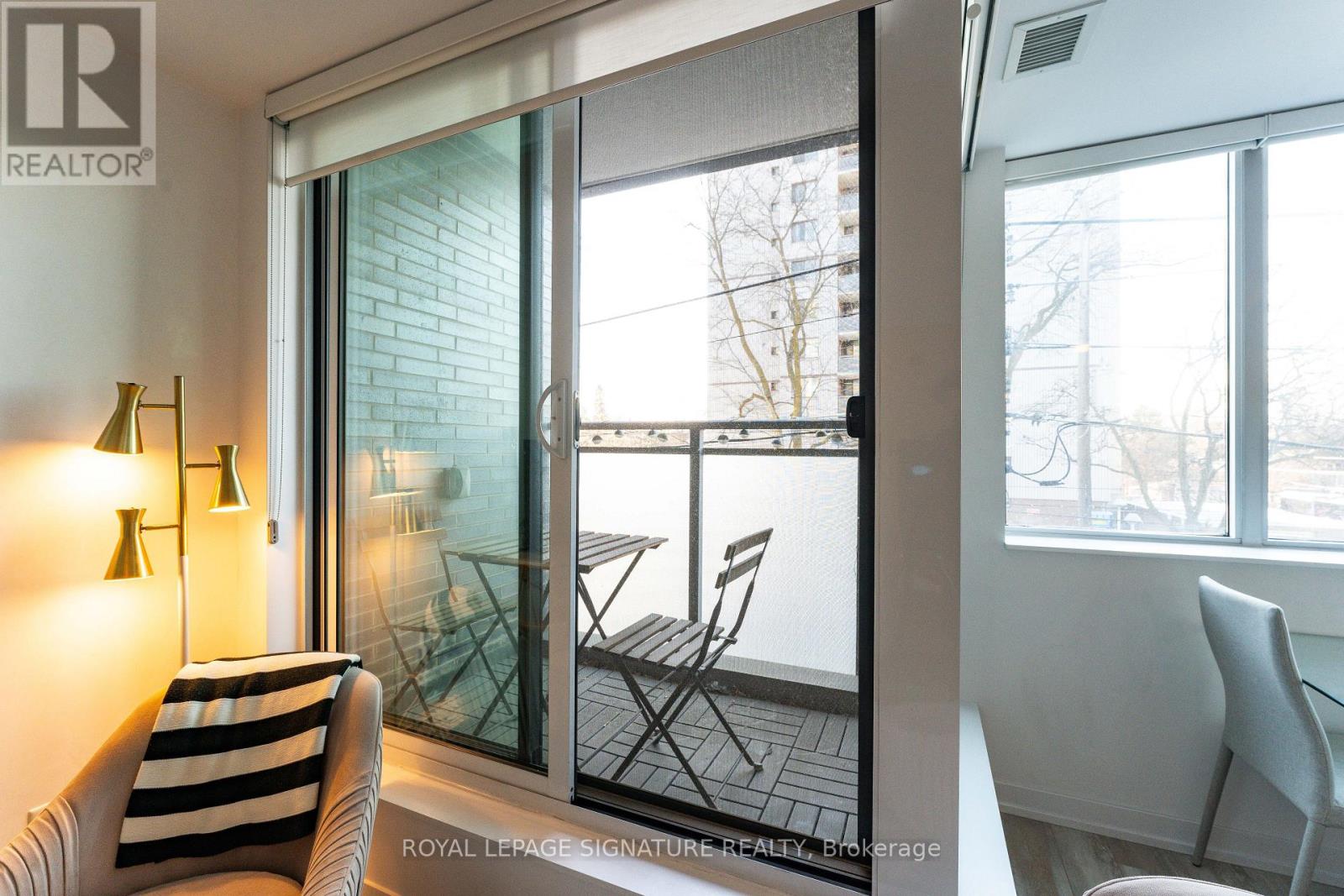 219 - 38 Howard Park Avenue, Toronto, Ontario  M6R 0A7 - Photo 19 - W12690696