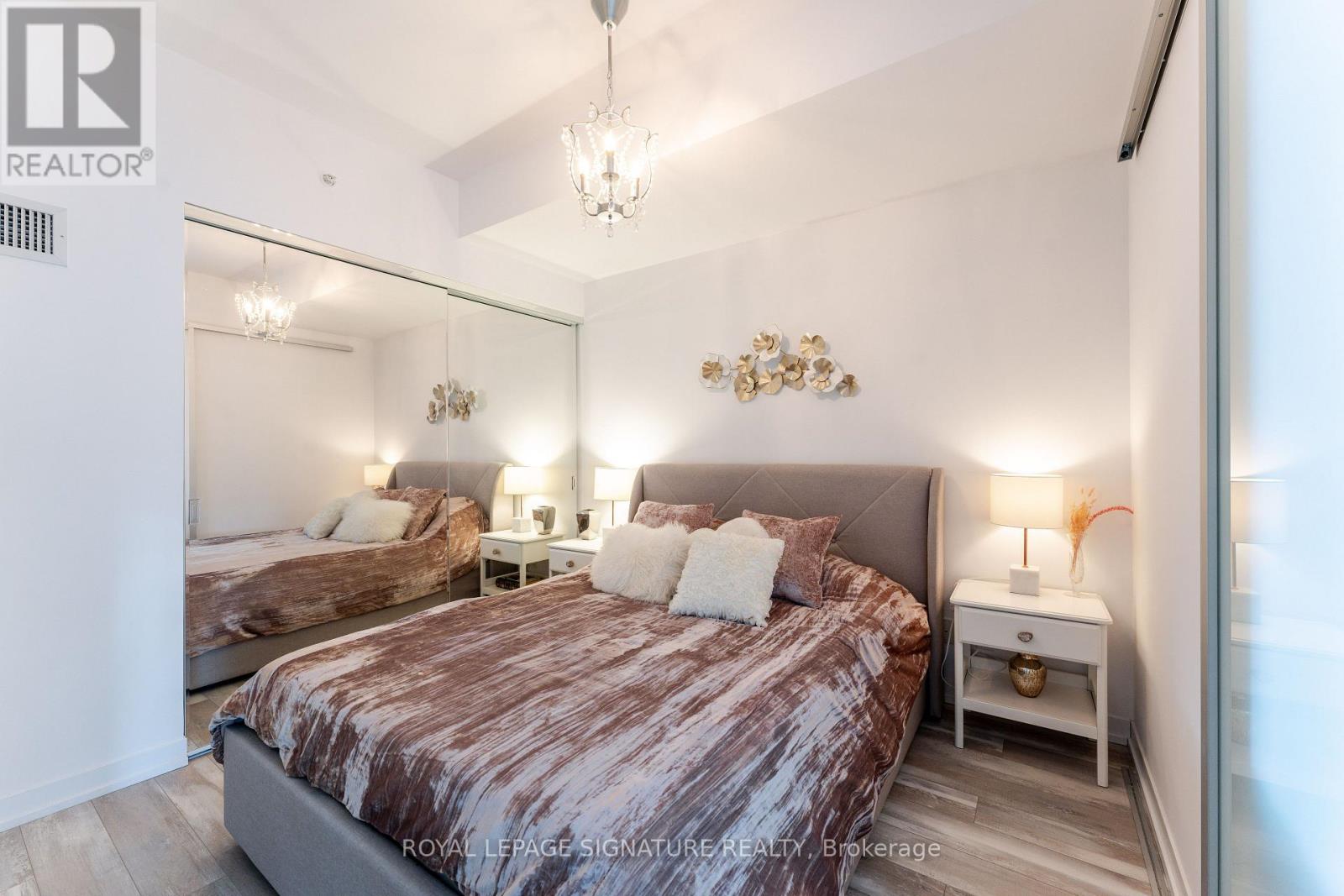 219 - 38 Howard Park Avenue, Toronto, Ontario  M6R 0A7 - Photo 7 - W12690696