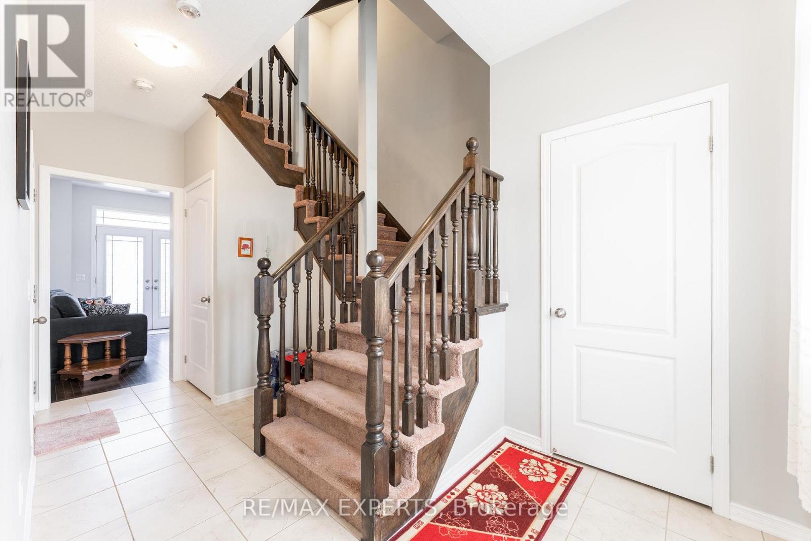 404 Dougall Avenue, Caledon, Ontario  L7C 4C9 - Photo 4 - W12690720