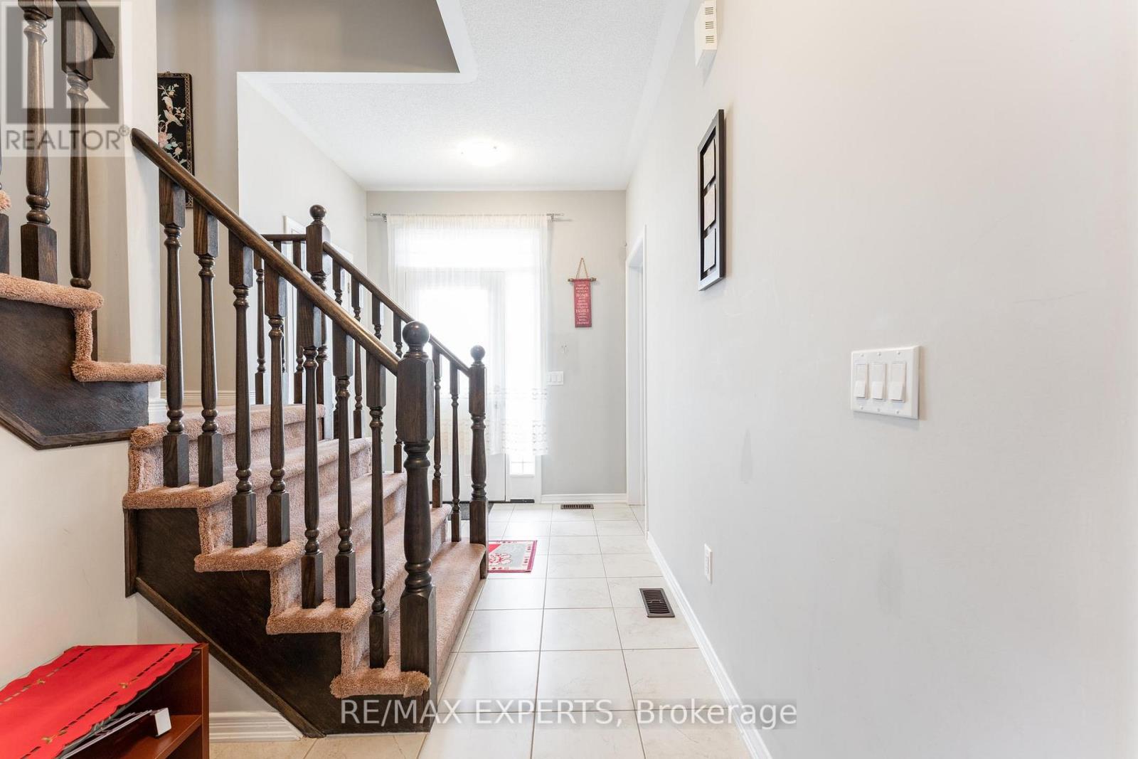 404 Dougall Avenue, Caledon, Ontario  L7C 4C9 - Photo 5 - W12690720