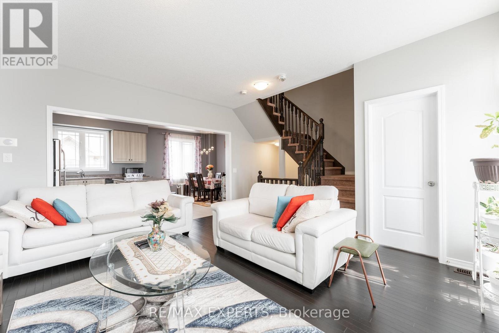 404 Dougall Avenue, Caledon, Ontario  L7C 4C9 - Photo 6 - W12690720