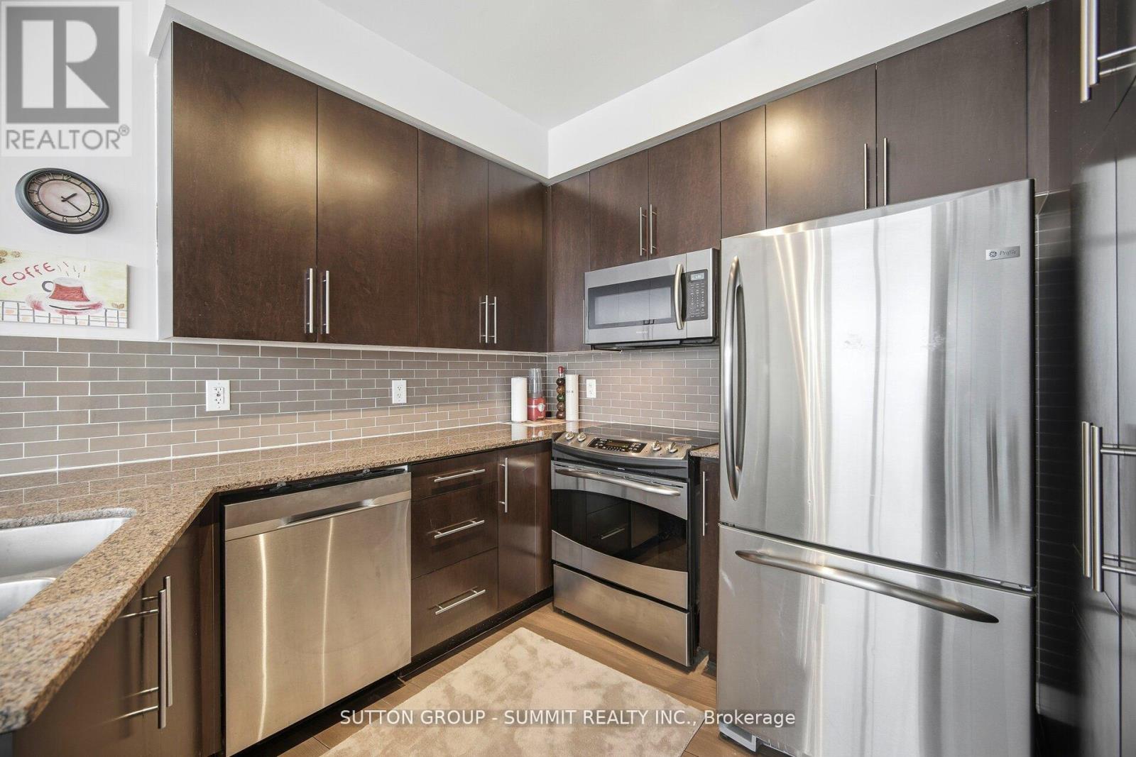 1705 - 223 Webb Drive, Mississauga, Ontario  L5B 0E8 - Photo 11 - W12690736