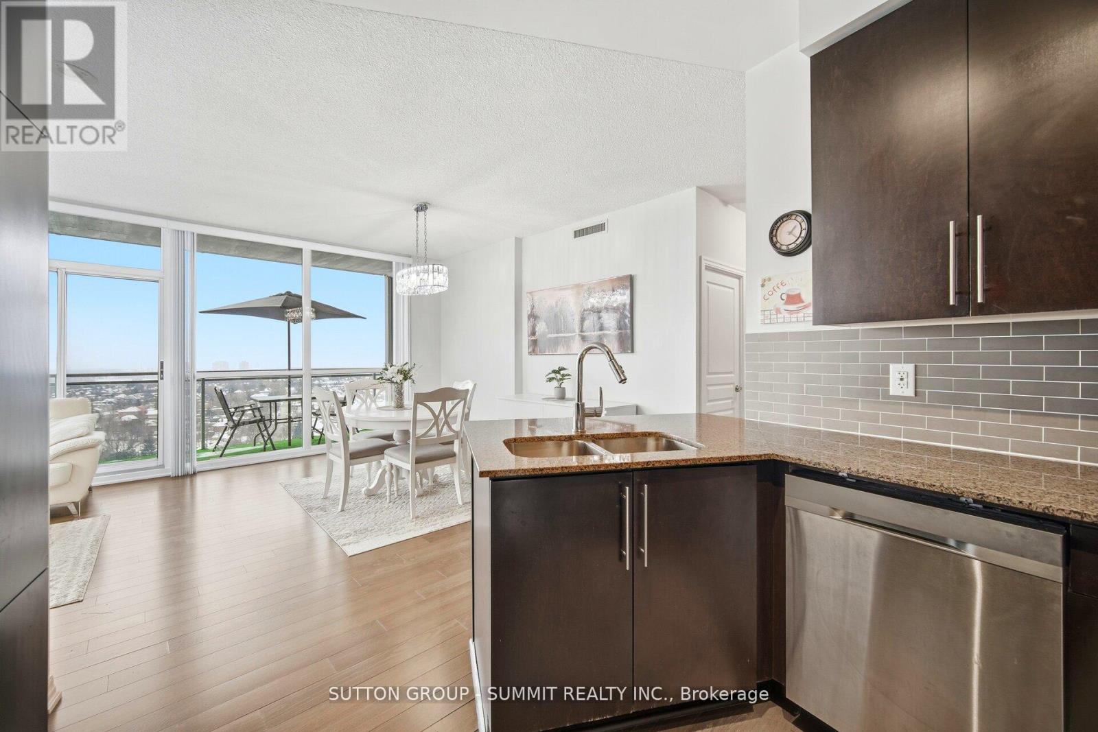 1705 - 223 Webb Drive, Mississauga, Ontario  L5B 0E8 - Photo 13 - W12690736