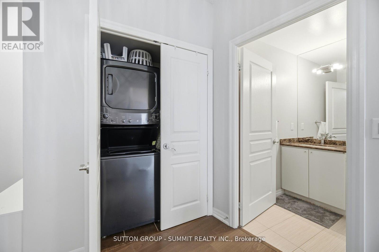 1705 - 223 Webb Drive, Mississauga, Ontario  L5B 0E8 - Photo 32 - W12690736