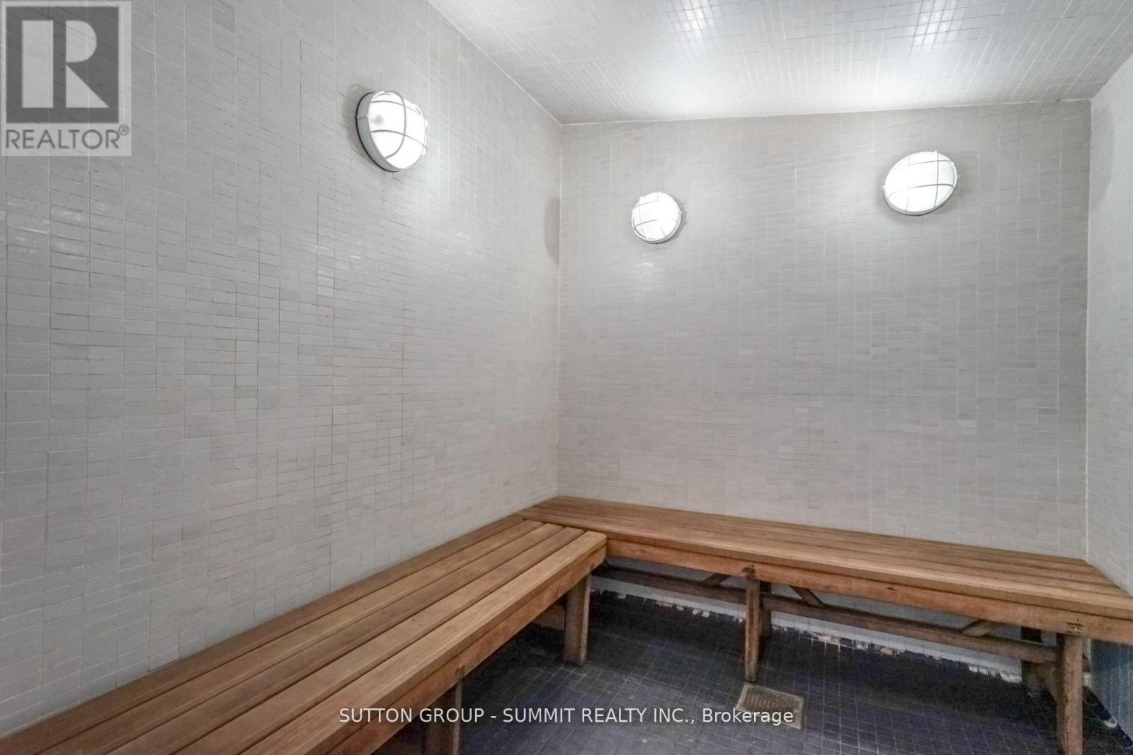 1705 - 223 Webb Drive, Mississauga, Ontario  L5B 0E8 - Photo 46 - W12690736