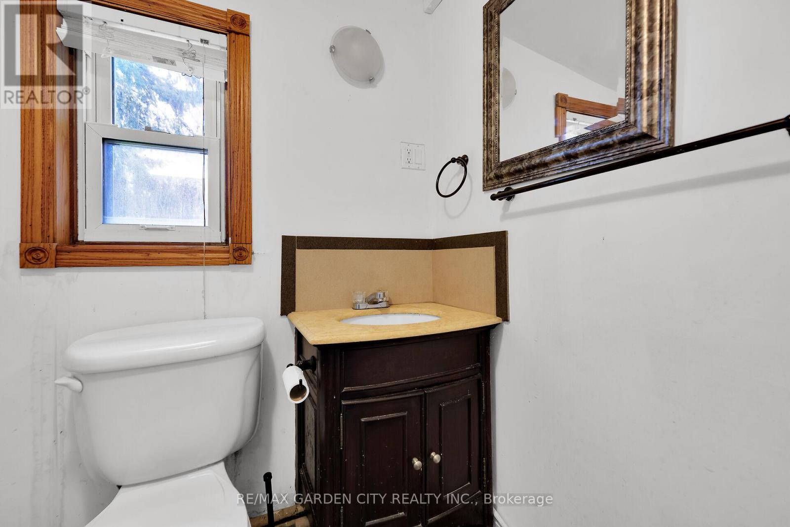 126 Mountain Road, Grimsby, Ontario  L3M 4E7 - Photo 19 - X12690582