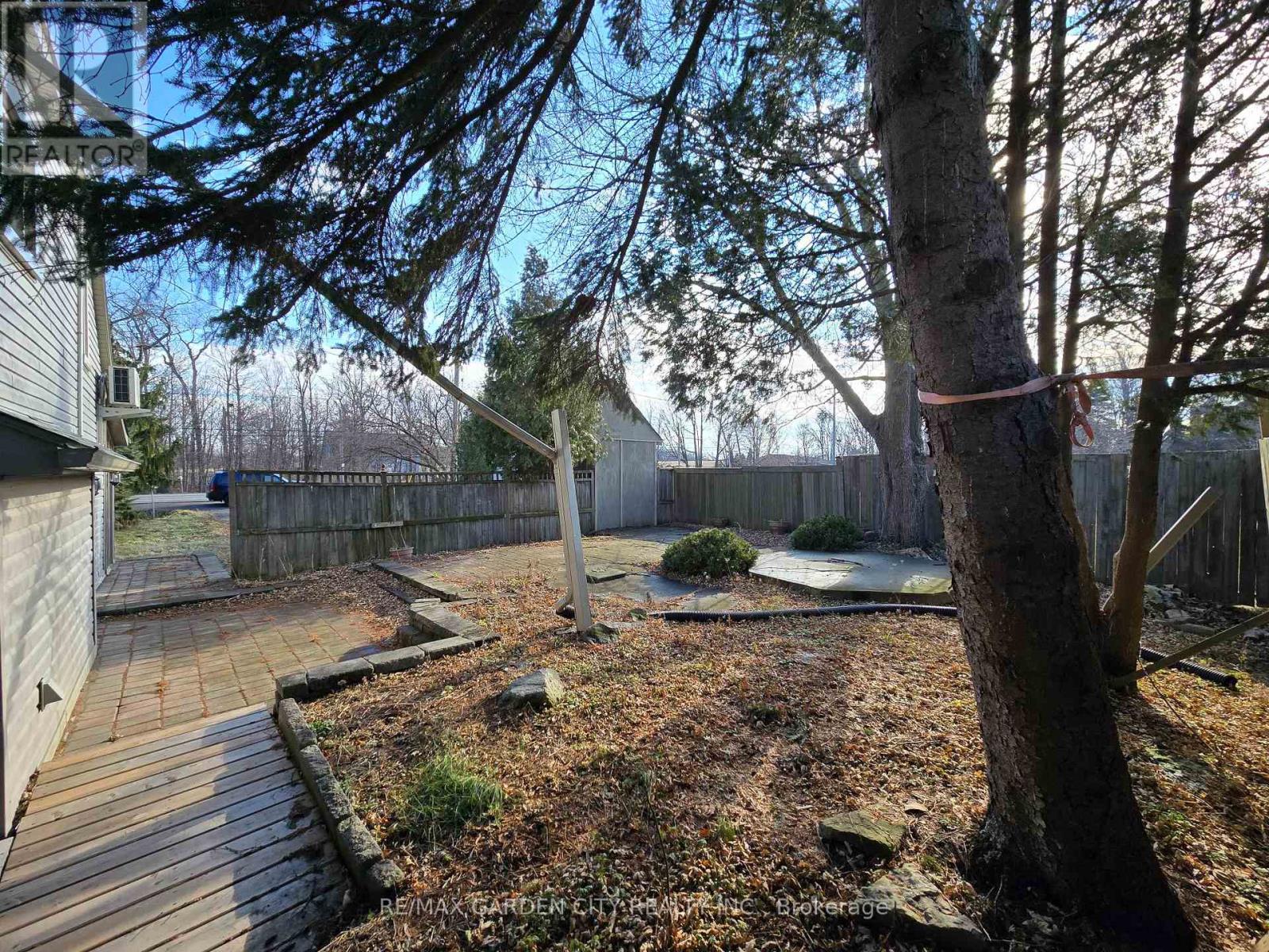 126 Mountain Road, Grimsby, Ontario  L3M 4E7 - Photo 27 - X12690582