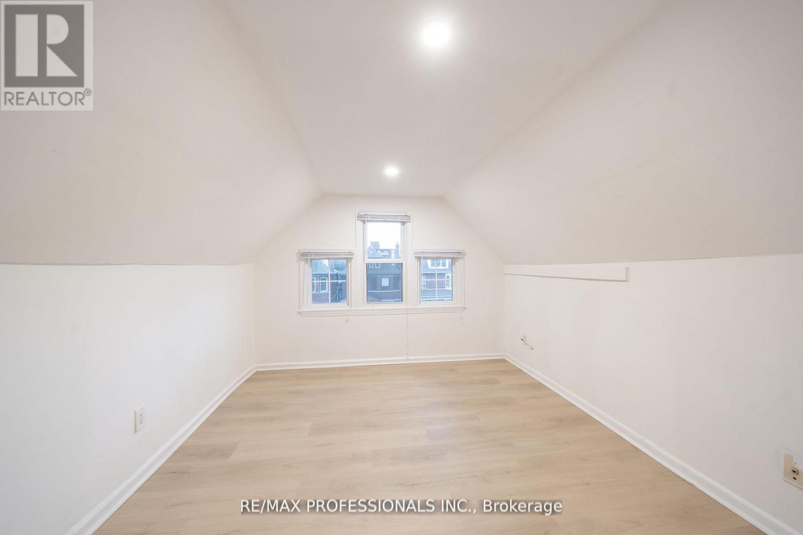 129 Balsam Avenue S, Hamilton, Ontario  L8M 3B4 - Photo 21 - X12690640