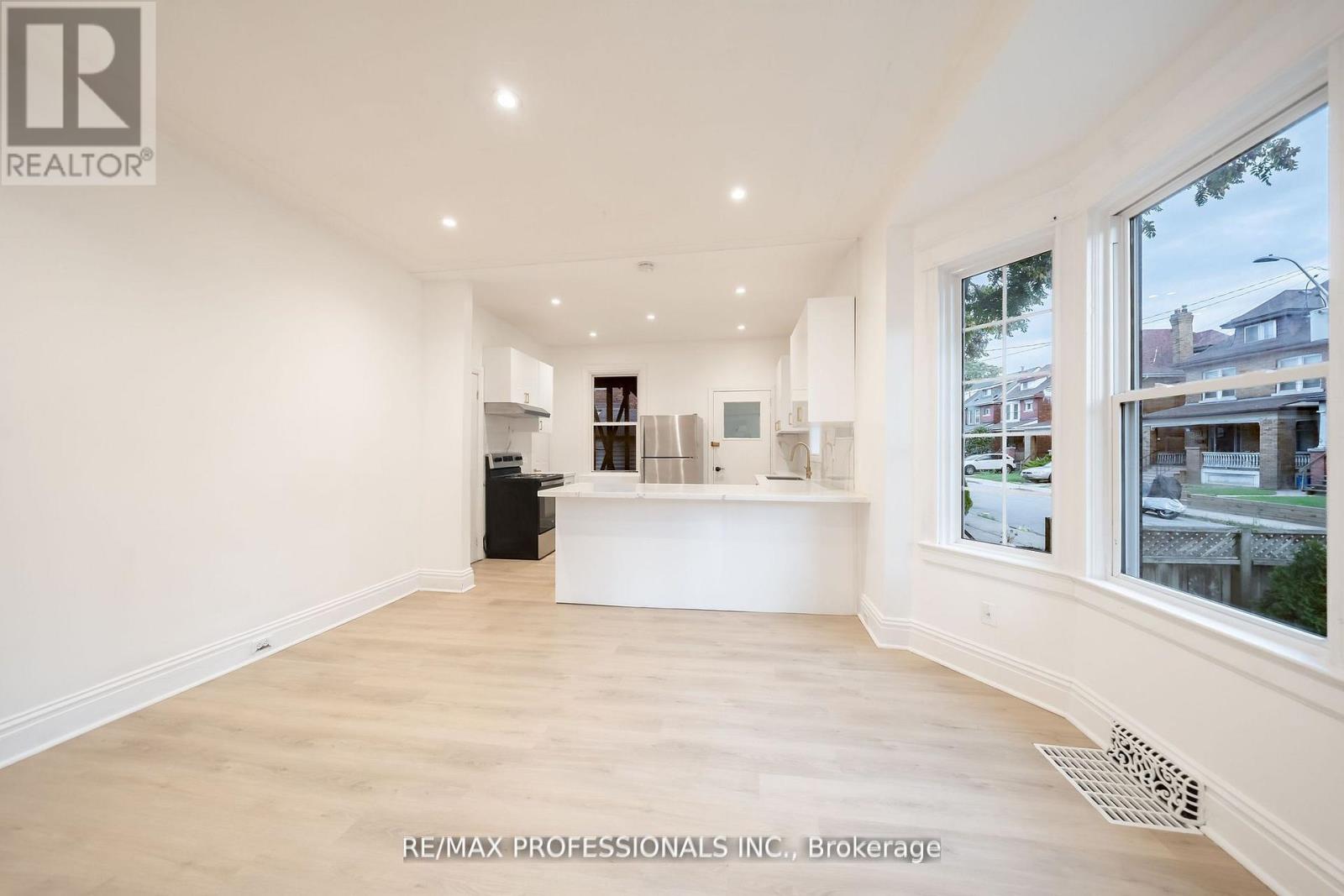 129 Balsam Avenue S, Hamilton, Ontario  L8M 3B4 - Photo 5 - X12690640