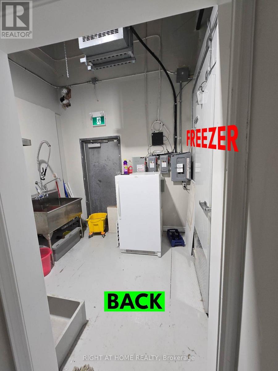 9 - 259 Queenston Road, Hamilton, Ontario  L8G 1E4 - Photo 10 - X12690698