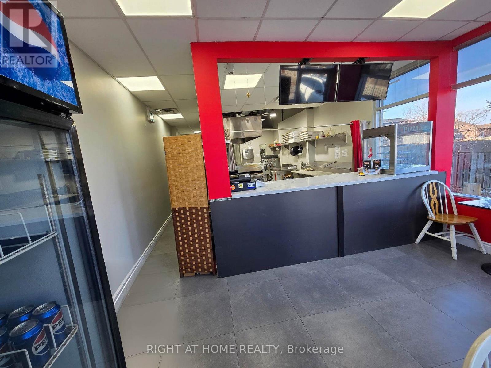 9 - 259 Queenston Road, Hamilton, Ontario  L8G 1E4 - Photo 4 - X12690698