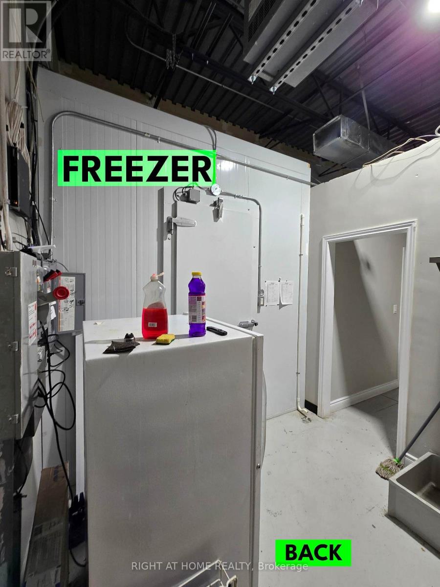 9 - 259 Queenston Road, Hamilton, Ontario  L8G 1E4 - Photo 9 - X12690698