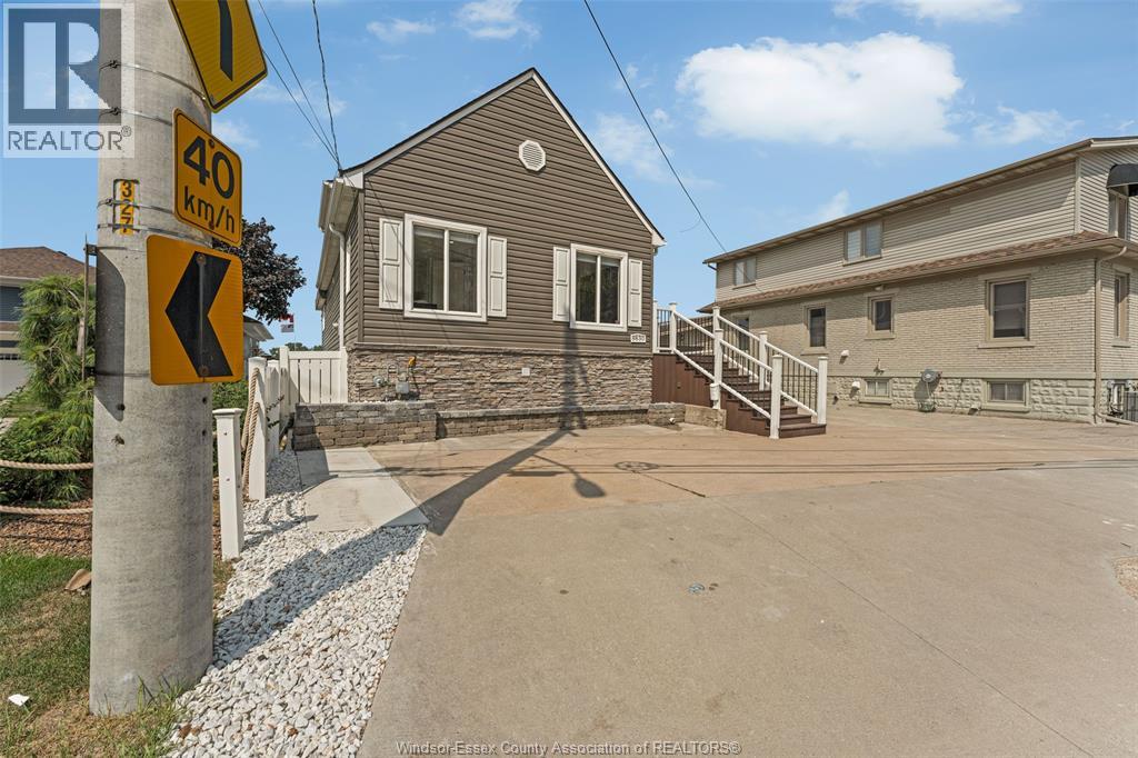 8830 Riverside Drive East, Windsor, Ontario  N8S 1G7 - Photo 2 - 26000929