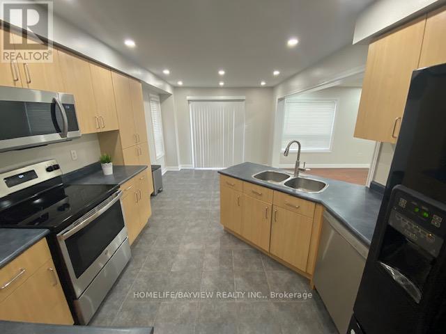 43 Catherine Drive, Barrie, Ontario  L4N 0Y5 - Photo 3 - S12679120