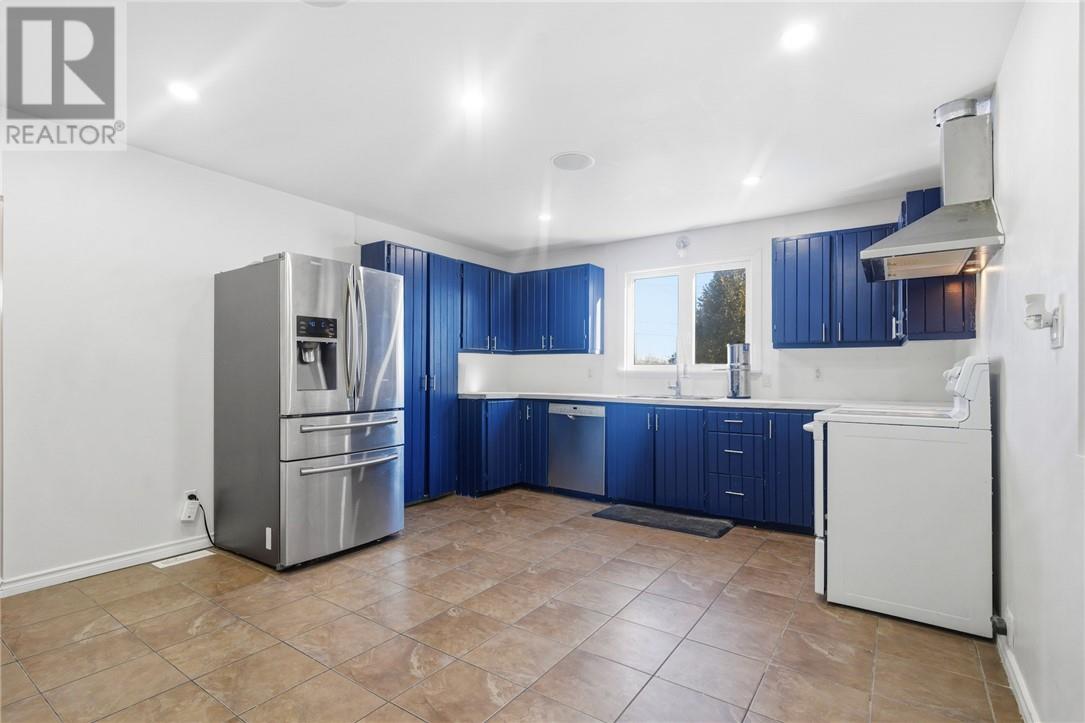 277 Notre Dame Street, Azilda, Ontario  P0M 1B0 - Photo 3 - 2126075