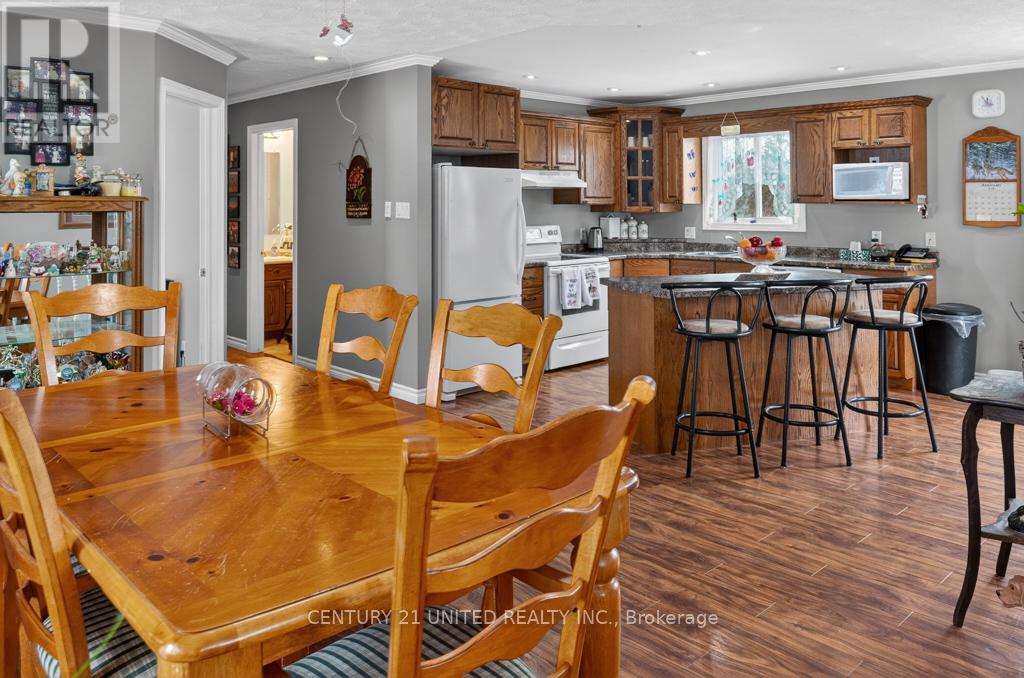 37 Southside Road, Kawartha Lakes, Ontario  K9V 0K3 - Photo 5 - X12690800