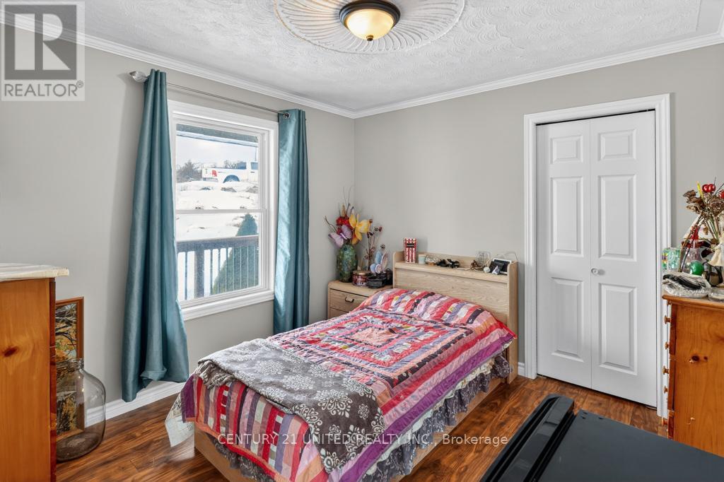 37 Southside Road, Kawartha Lakes, Ontario  K9V 0K3 - Photo 6 - X12690800