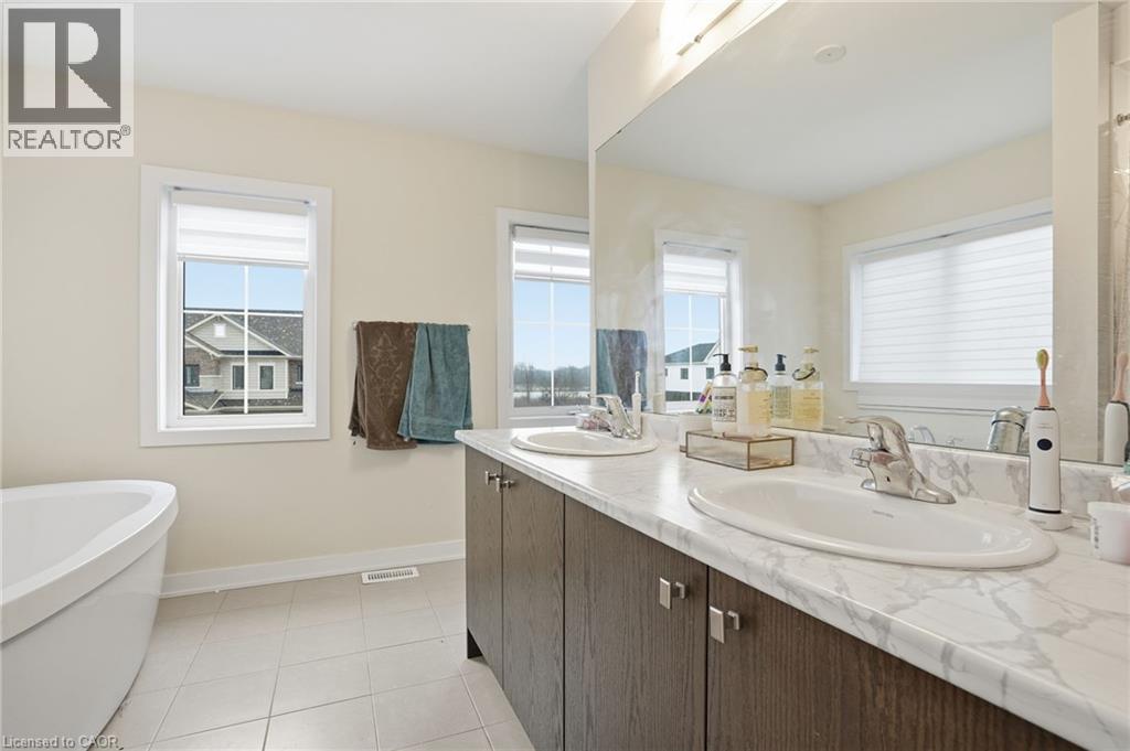 8 Downriver Drive, Welland, Ontario  L3B 0M5 - Photo 16 - 40797890