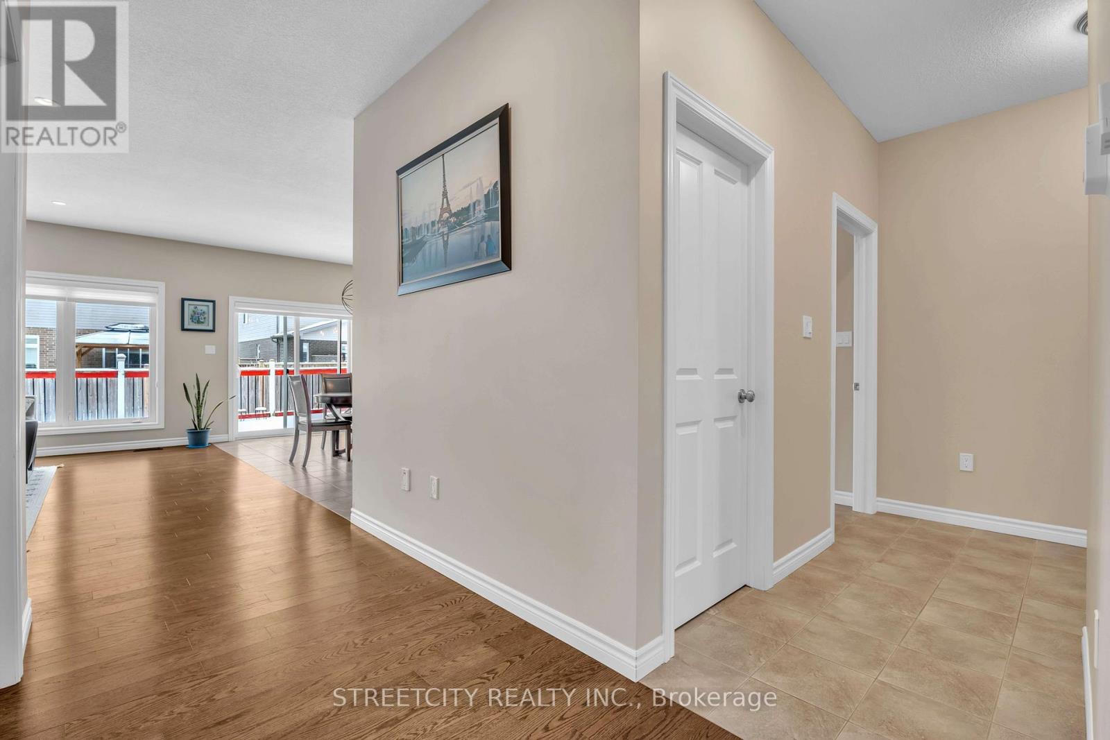 2206 Springridge Drive, London North, Ontario  N5X 0M3 - Photo 9 - X12690846