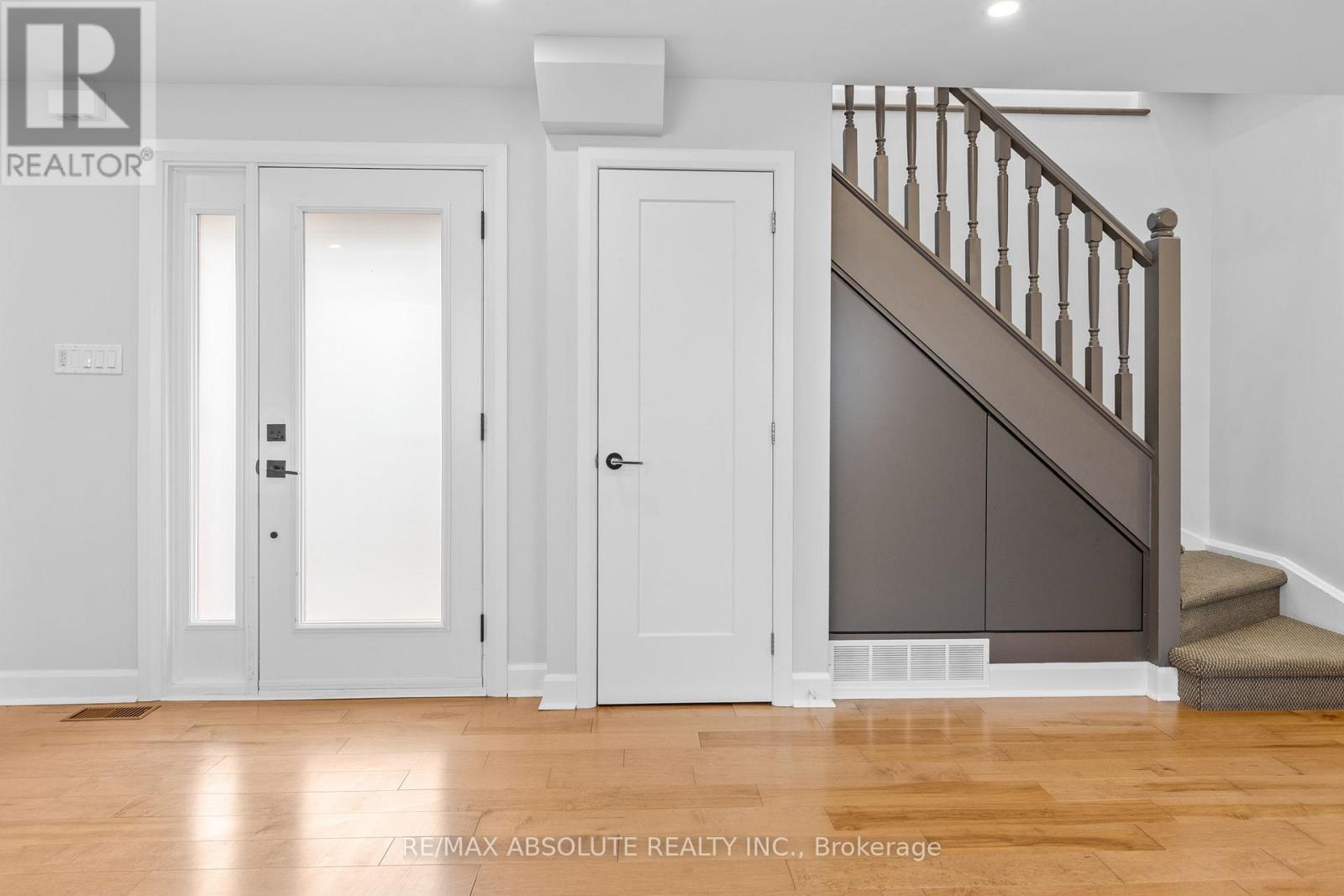 121 Evelyn Avenue, Ottawa, Ontario  K1S 5K1 - Photo 6 - X12690840