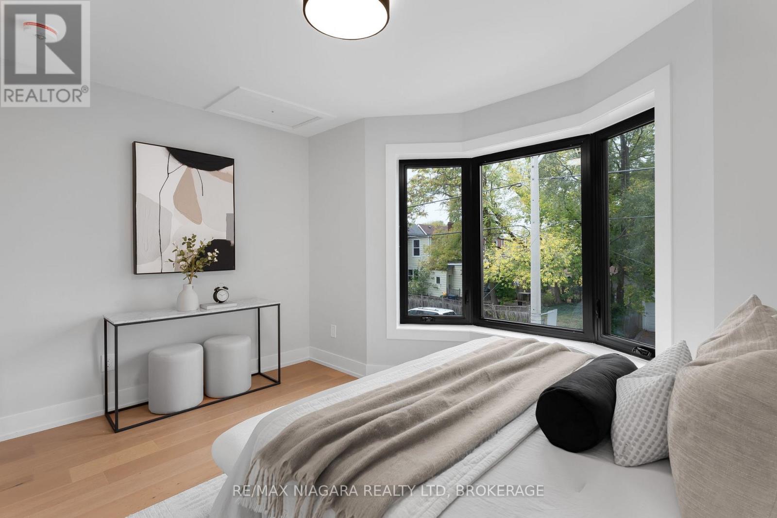 853 Sammon Avenue, Toronto, Ontario M4C 2E9 - Photo 29 - E12690856