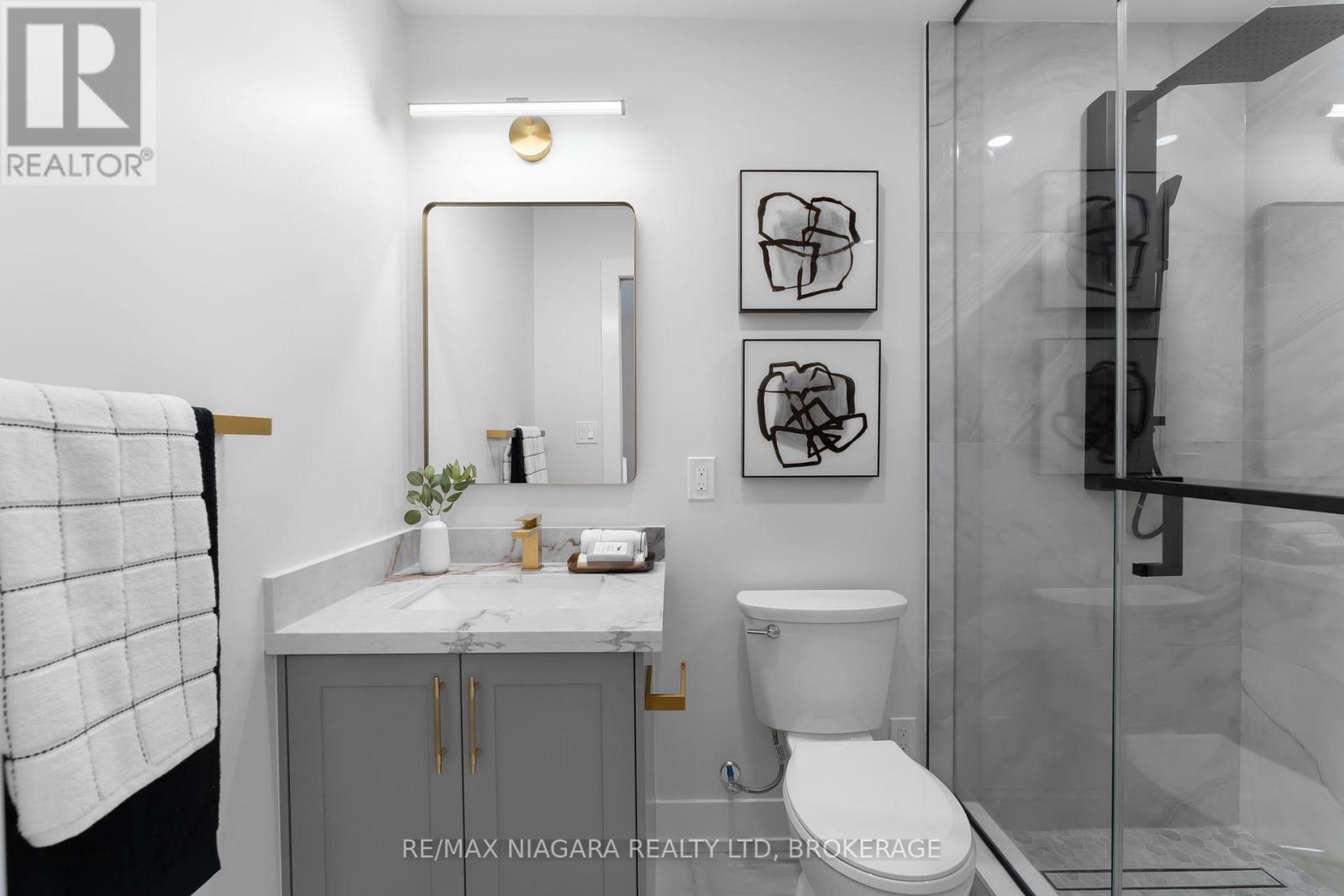 853 Sammon Avenue, Toronto, Ontario M4C 2E9 - Photo 30 - E12690856