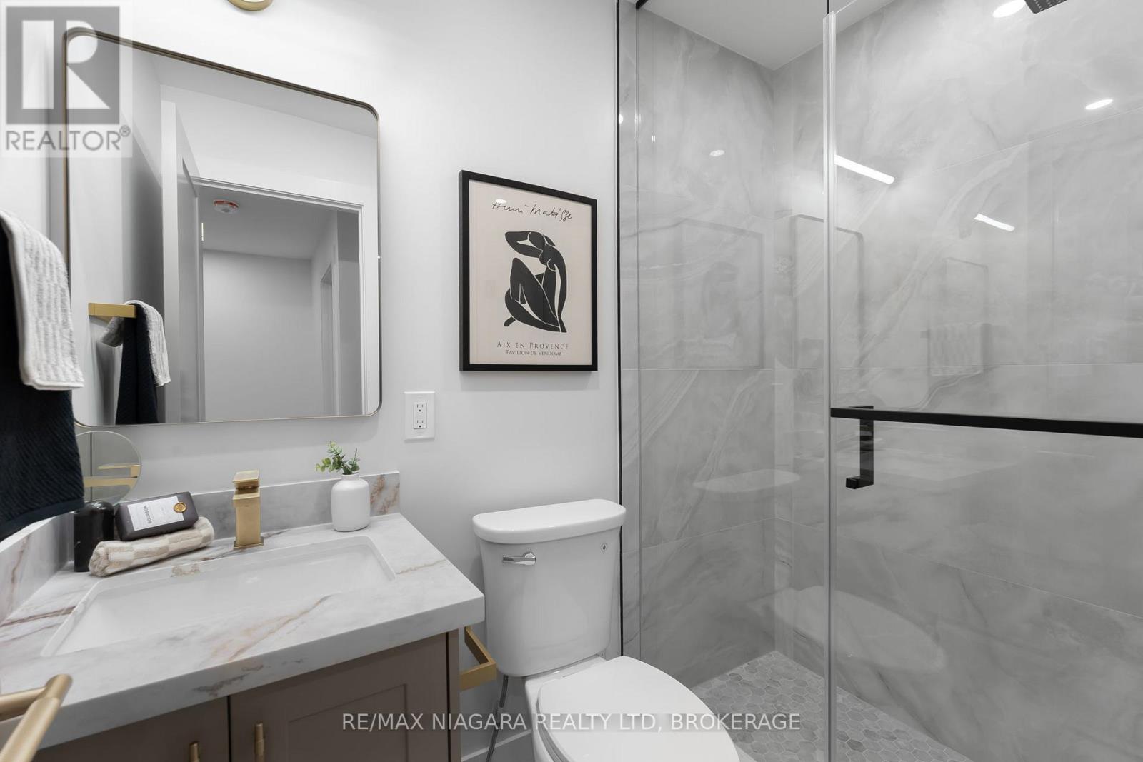 853 Sammon Avenue, Toronto, Ontario M4C 2E9 - Photo 34 - E12690856