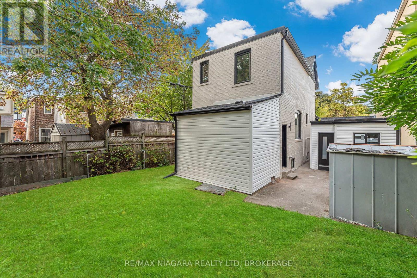 853 Sammon Avenue, Toronto, Ontario M4C 2E9 - Photo 43 - E12690856