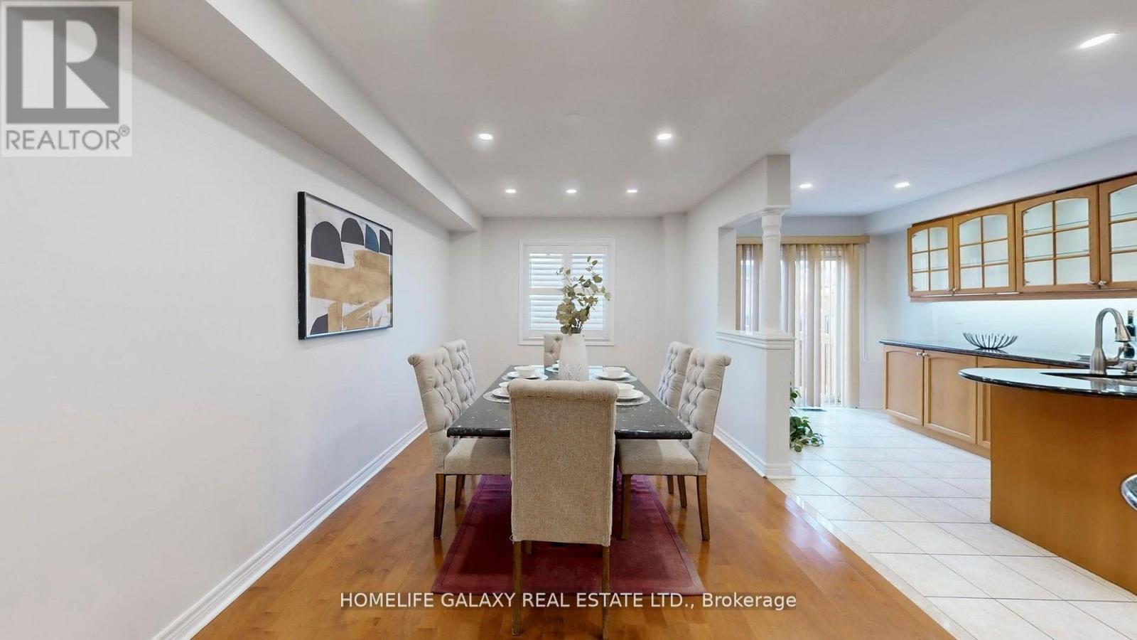 302 Redstone Road, Richmond Hill, Ontario  L4S 2V6 - Photo 7 - N12690366