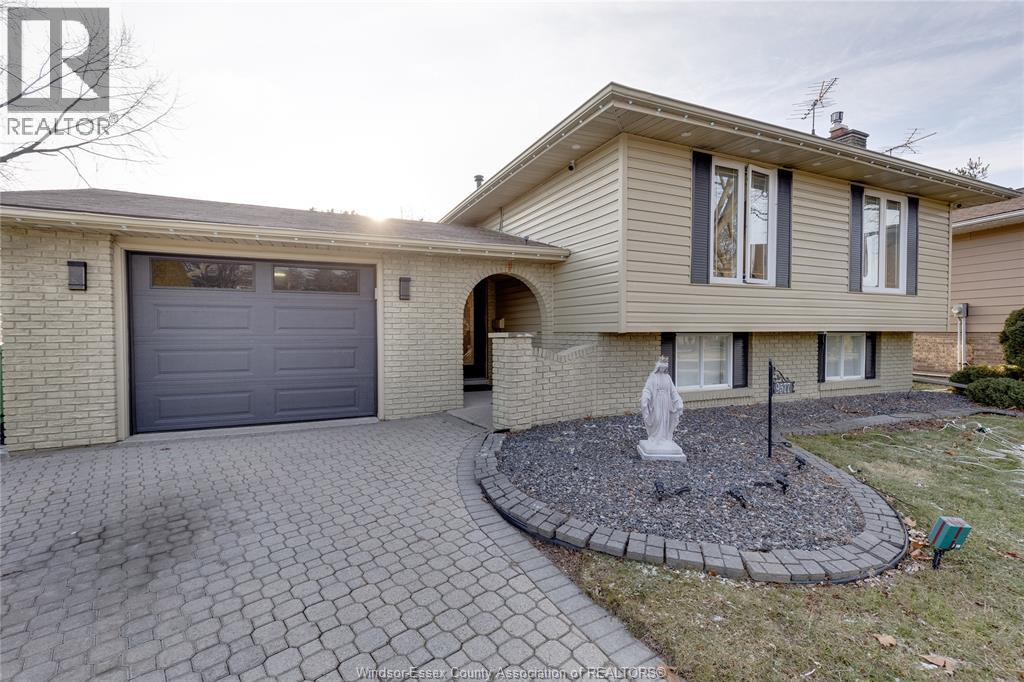 MLS# 26000931: 9577 MIDFIELD CRESCENT, Windsor, Canada