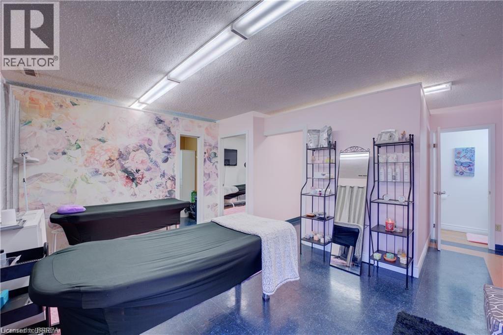 325 Fairview Drive, Brantford, Ontario  N3R 2X3 - Photo 12 - 40796179