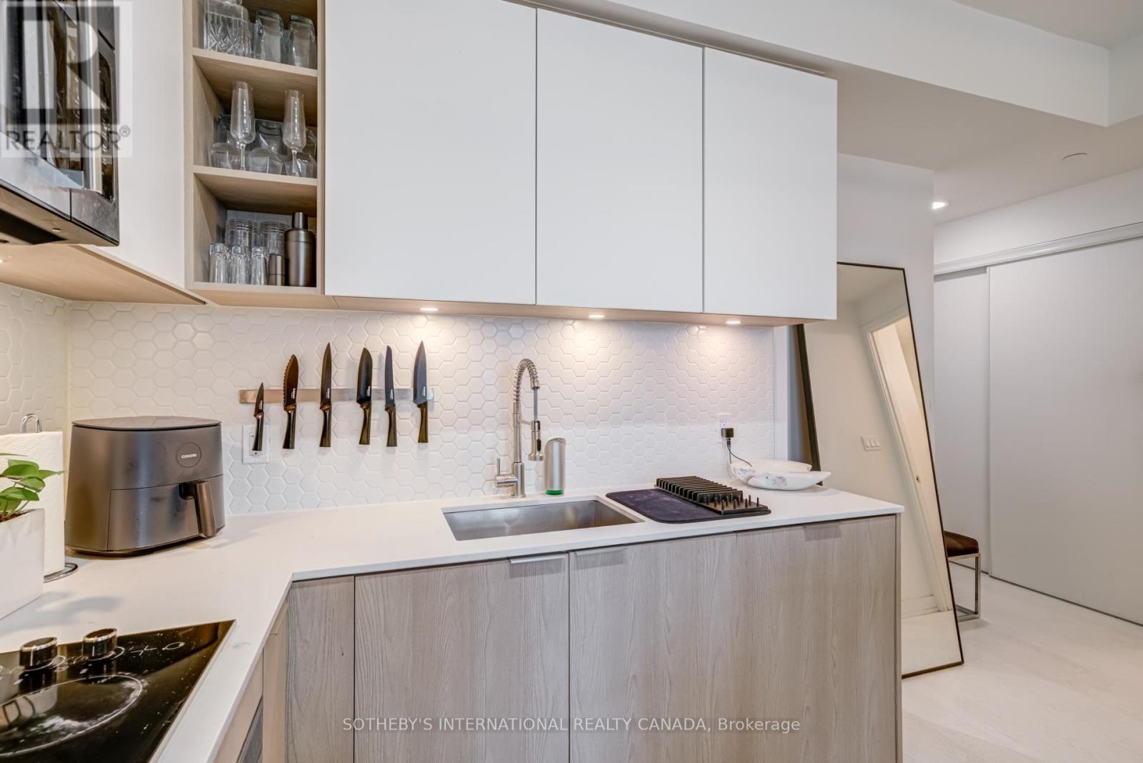 1611 - 50 Ordnance Street, Toronto, Ontario  M6K 0C9 - Photo 4 - C12690788