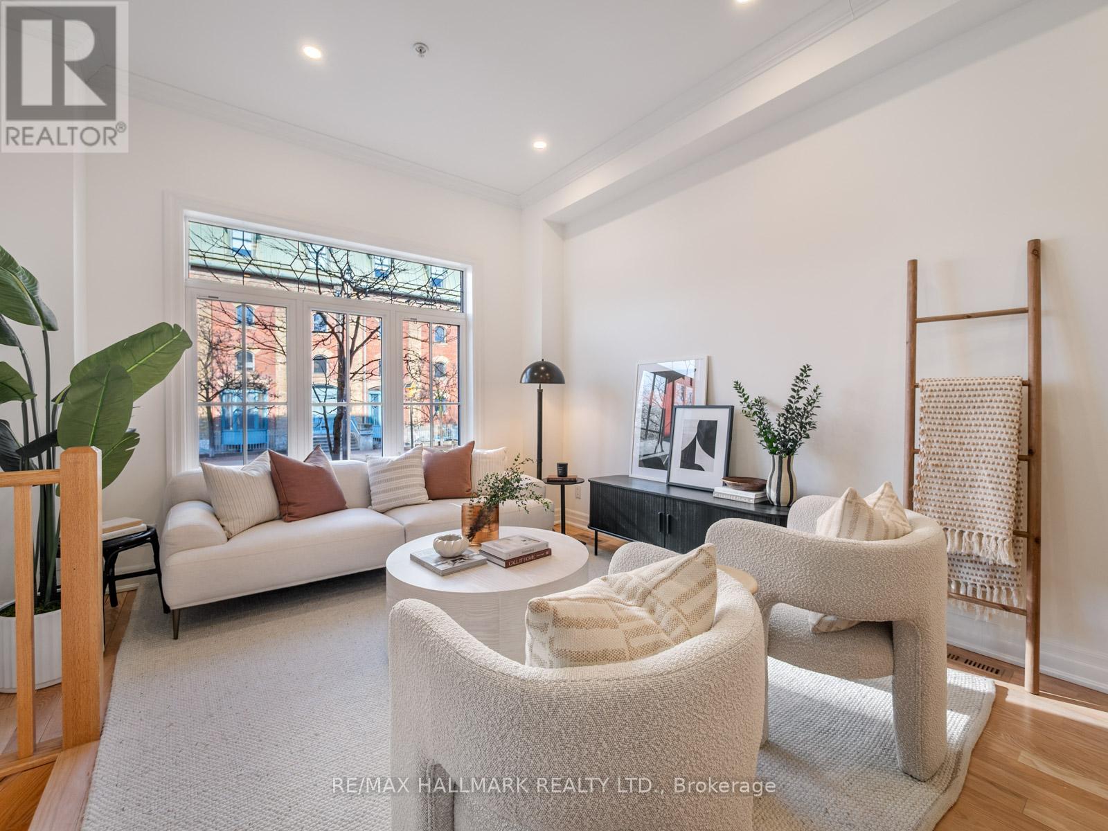 443d Queen Street E, Toronto, Ontario  M5A 1T6 - Photo 3 - C12690924