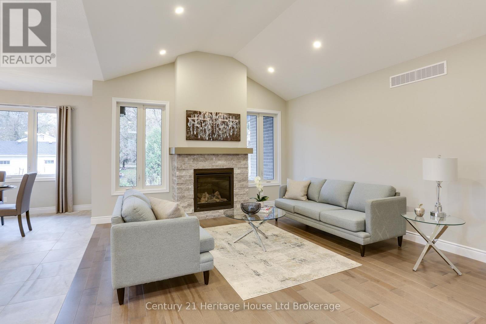 114 Beech Boulevard, Tillsonburg, Ontario  N4G 5S1 - Photo 5 - X12690836