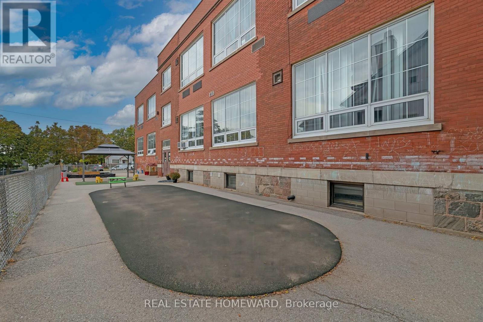 202 Simcoe Street N, Oshawa, Ontario  L1G 4S9 - Photo 31 - E12689986