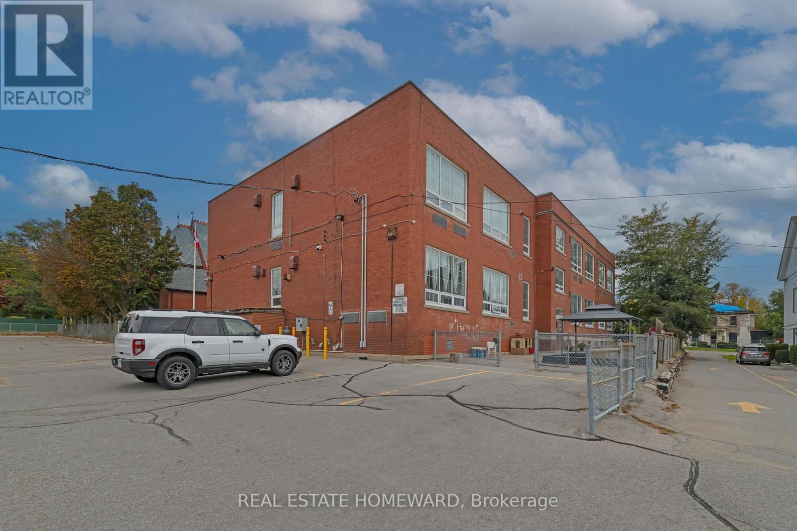 202 Simcoe Street N, Oshawa, Ontario  L1G 4S9 - Photo 35 - E12689986