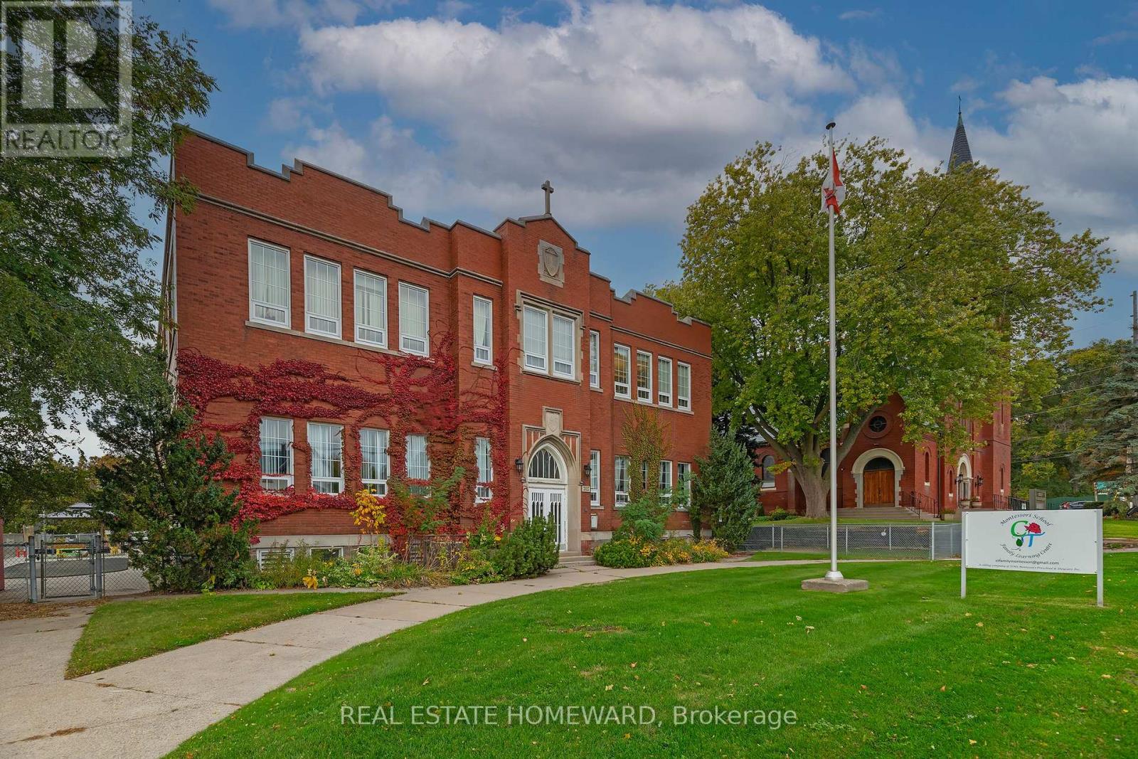 202 SIMCOE STREET N, Oshawa, Ontario